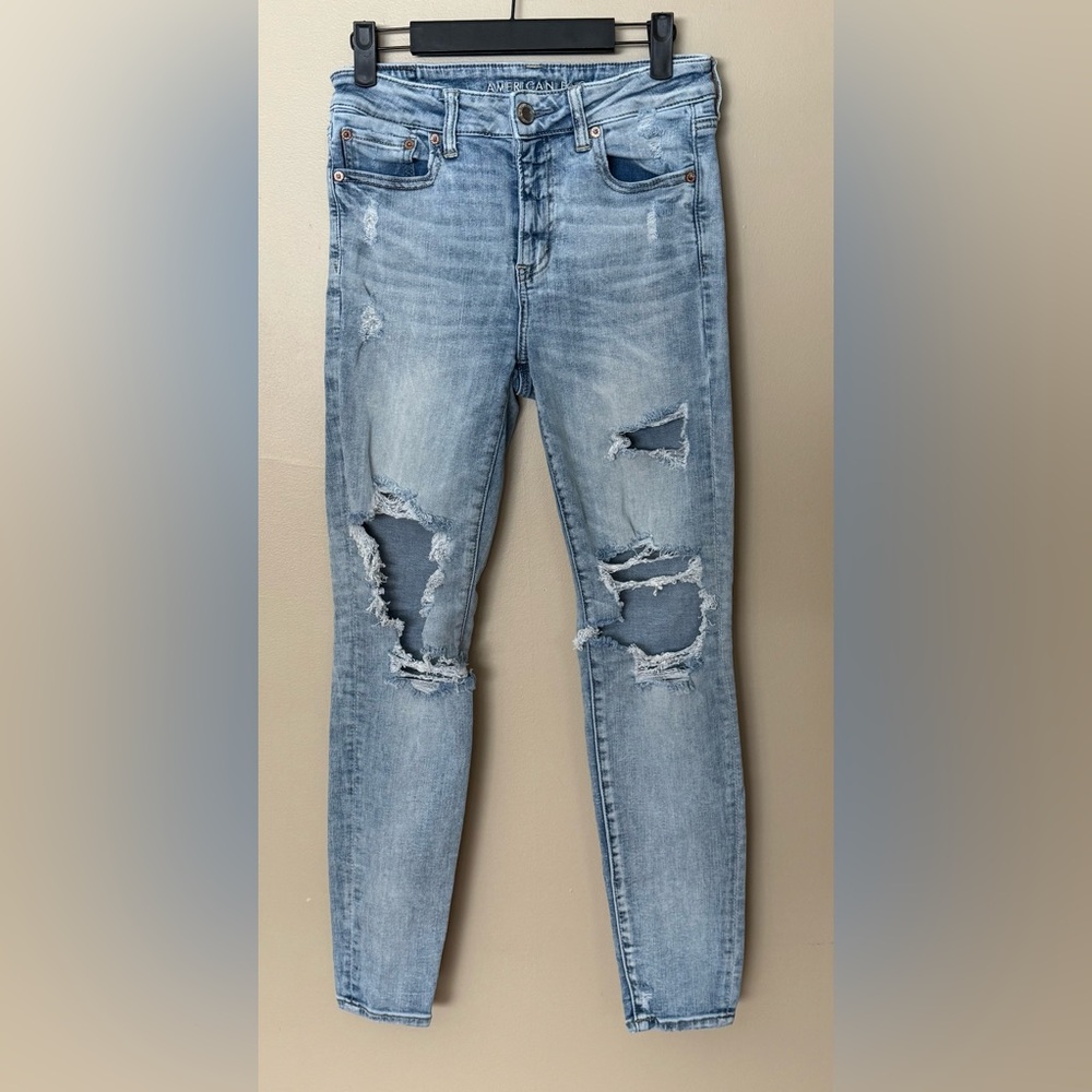 American Eagle Distressed Skinny Jeans - Size 8 Regular